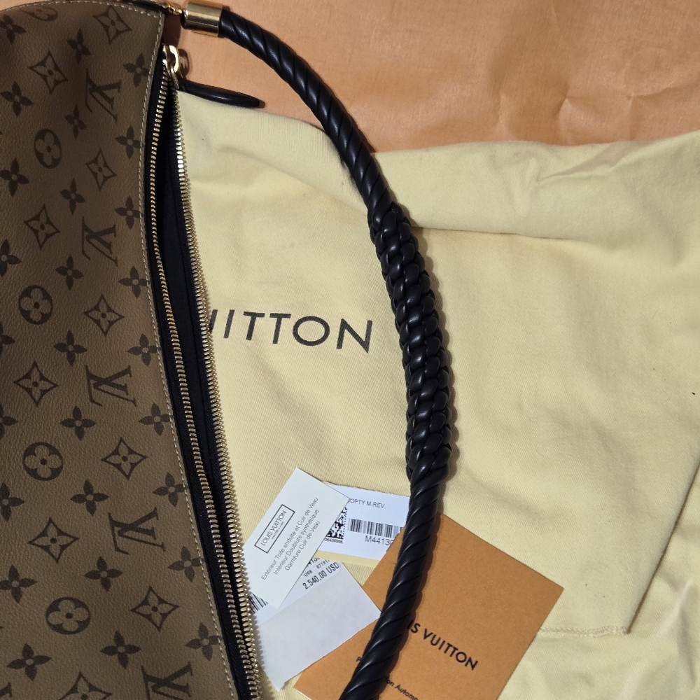 Louis Vuitton Limited Edition Triangle Softy Reverse Monogram - Picture 6 of 16
